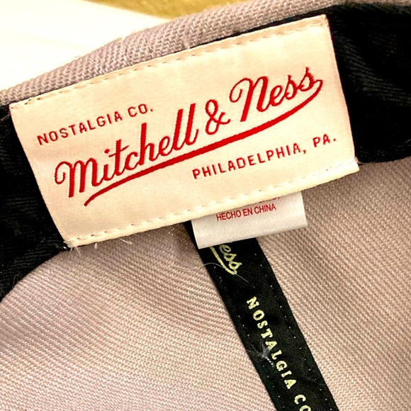 L.A. Lakers SnapBack Cap/Hat - MITCHELL & NESS - Picture 8 of 9